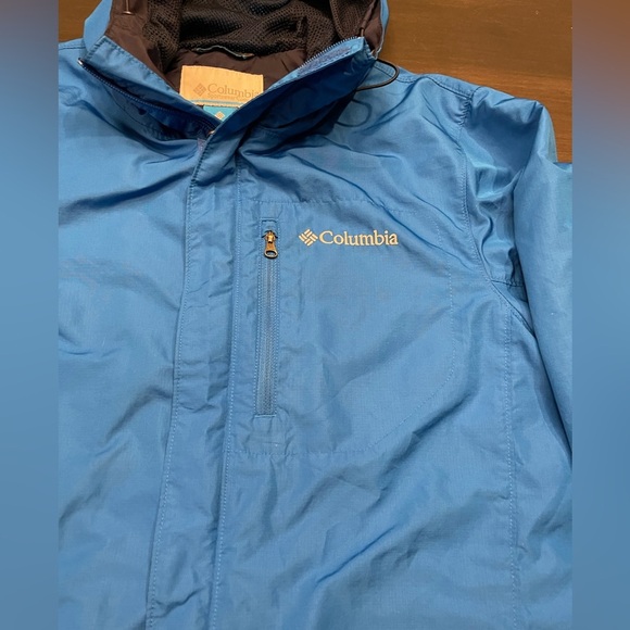 ✅Columbia Jacket size Small unisex in beautiful shade of bright blue.  MINT‼️ - Picture 8 of 9